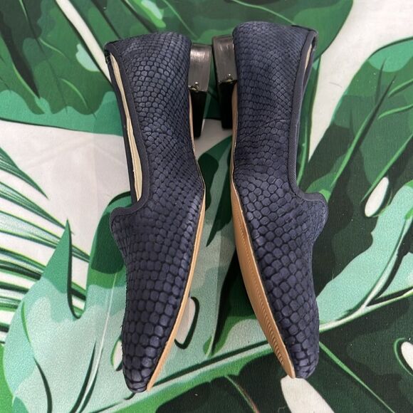 Anne Klein suede, navy snake flats - Picture 6 of 10